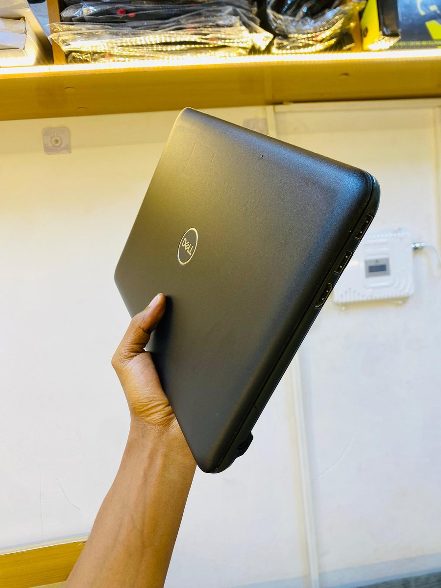 DELL LATITUDE 3190🔥

✅Intel pentium
✅RAM 4GB
✅SSD 128GB
✅Very portable laptop.
✅USB port, HDMI port zote za msingi.

Price 280,000/= tu 🙌🏻

📞wa.me/255627631690.
📍Dar es salaam kariakoo agrey na likoma.
🚛 in dar na mikoani tunatuma.