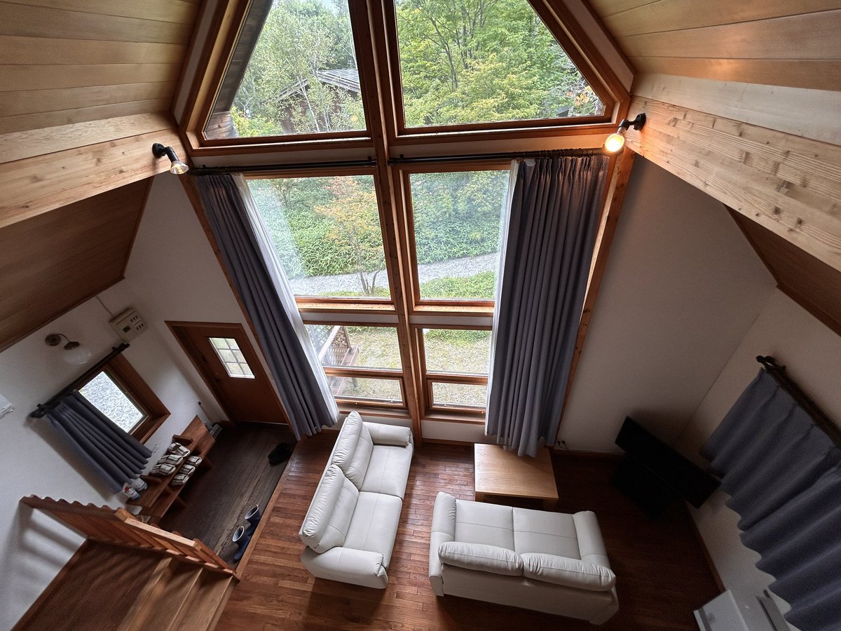 今週末のアイリッシュフルート合宿の施設に下見に行ってきました。

とても広くて綺麗で、この日は私たちの貸切ということでした。宿泊棟も広々と利用でき、快適で練習が捗りそうです。

次回開催するとすれば、人気が出そうですね。とても楽しみです。