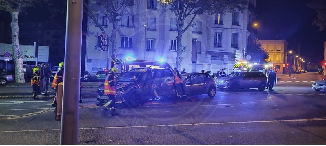 🔵 60 000 #policiers et #gendarmes mobilisés pour encadrer le mouvement du 10.
⚠️ Face à un risque de violences, de sabotages : ils sont en première ligne.
🛡️ Mais aussi mobilisés sur tous les autres fronts :
🚨 Interventions Police-Secours, lutte contre la #délinquance du