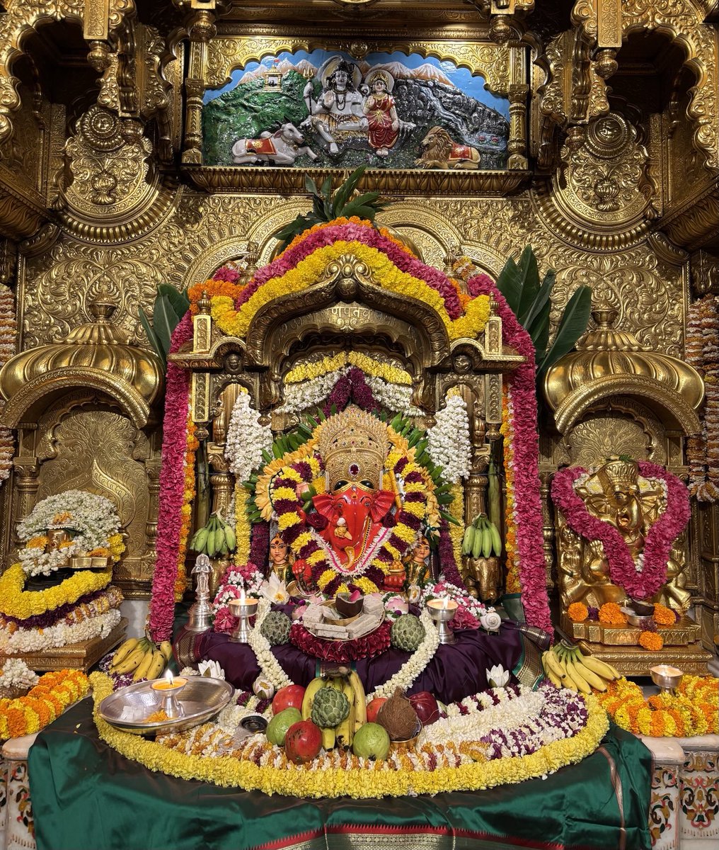 KHumanbeing's tweet photo. ॐ गं गणपतये नमो नमः
 श्री सिद्धीविनायक नमो नमः 
अष्टविनायक नमो नमः 
गणपती बाप्पा मोरया  
संकष्टी चतुर्थी च्या मंगलमय शुभेच्छा🪔🙏🌺 https://t.co/8GRHuEmmNQ