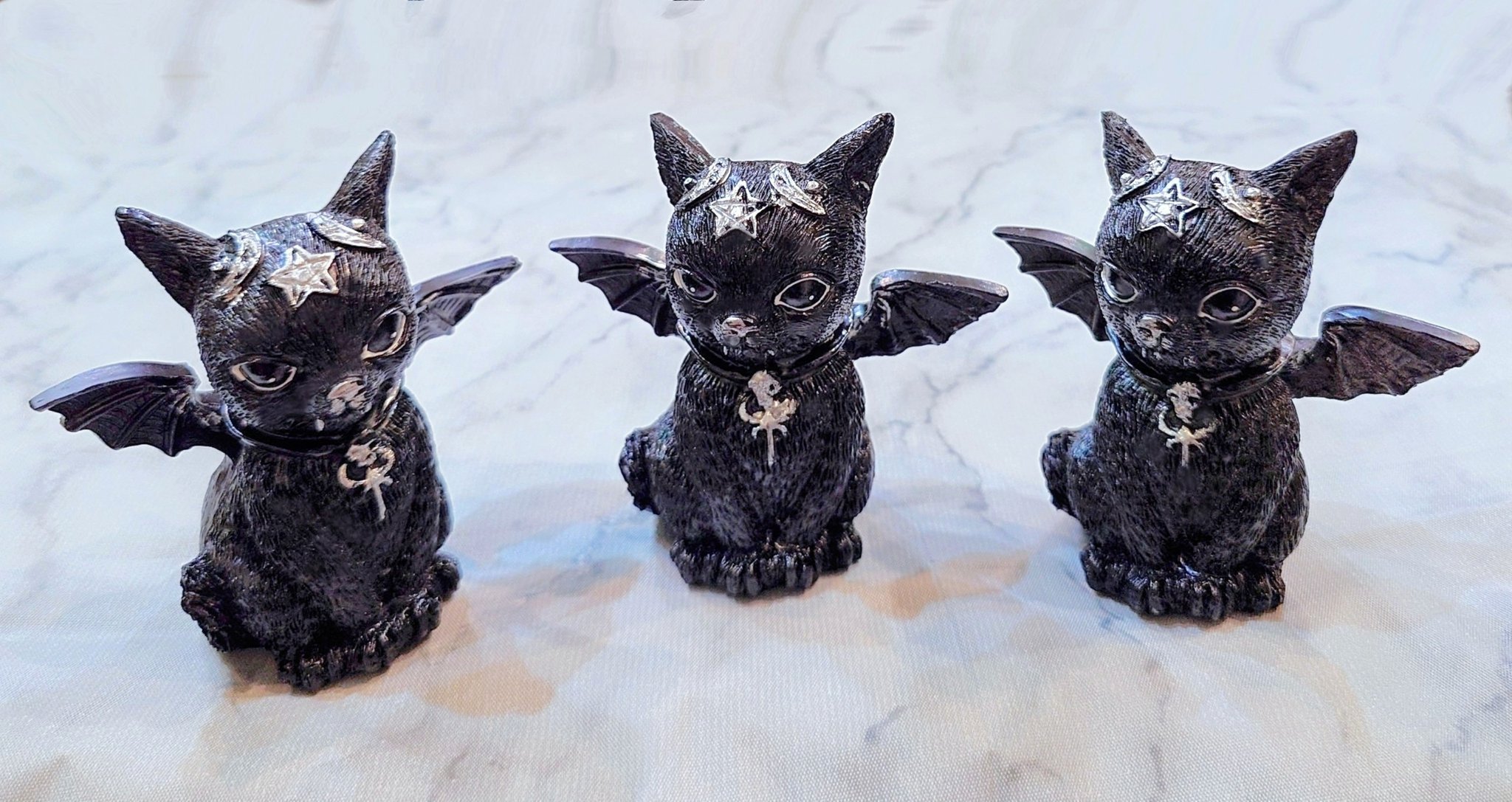 黒猫のアクリル画　龍ノツカイ 限定追加購入】TinyFox 狐狐神・闇神グラファ 予約購入者限定