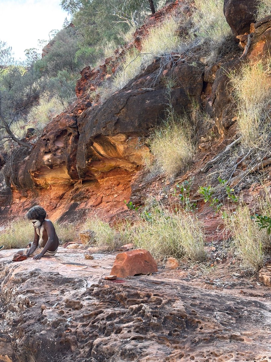 How amazing is this! On our recent trip to Utju the students showed us how they remain connected to their culture through traditional practices. Passing down generational knowledge and strength is a core part of the community.