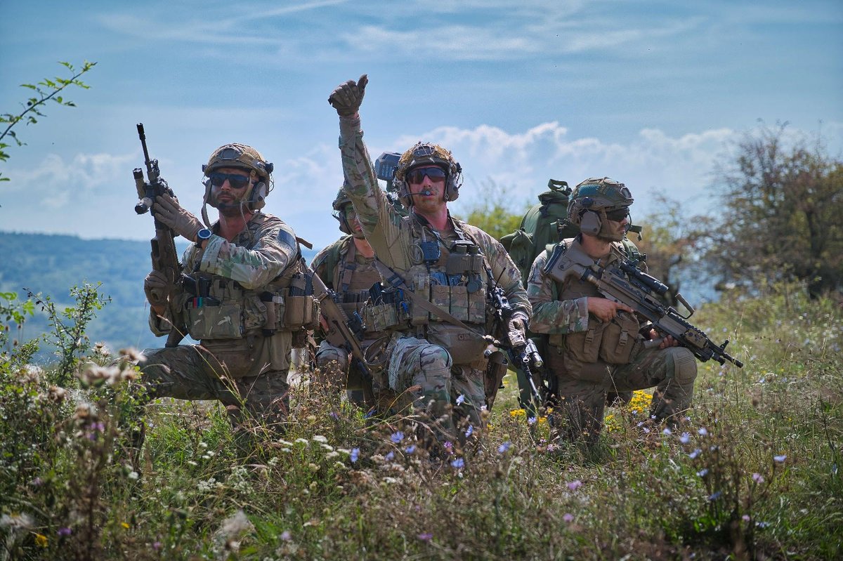 NATOBGRomania's tweet image. #StrongerTogether The strength of the combat group lies in its cohesion and expertises The #NATO soldiers deployed in Romania🇷🇴 as part of the Multinational Battle Group are constantly pushing back their limits to increase their effectiveness #WeAreReady