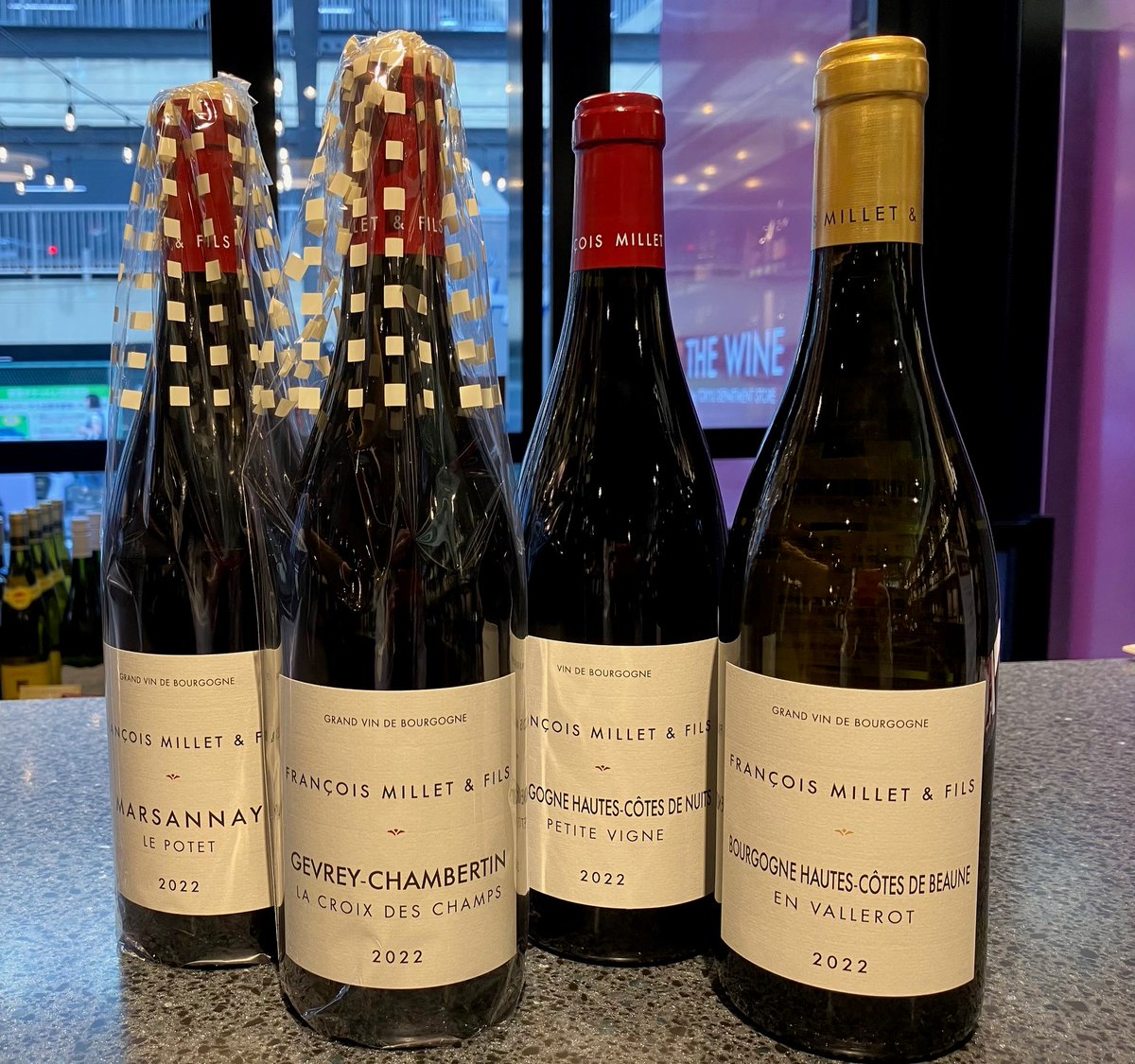 THEWINE_byTDS's tweet photo. 9月ワインフェアで #FrancoisMillet 4種入荷しました #シャンボールミュジニ の最高峰 #ヴォギュエ の醸造長が立ち上げたミクロネゴシアン ブドウは栽培農家からですが醸造~瓶詰はシャンボールにある自宅の地下で行ってます 生産本数も少ないので #THEWINE にも少量のみの入荷 ぜひお早めに🙇 https://t.co/4JwSbPRTMS