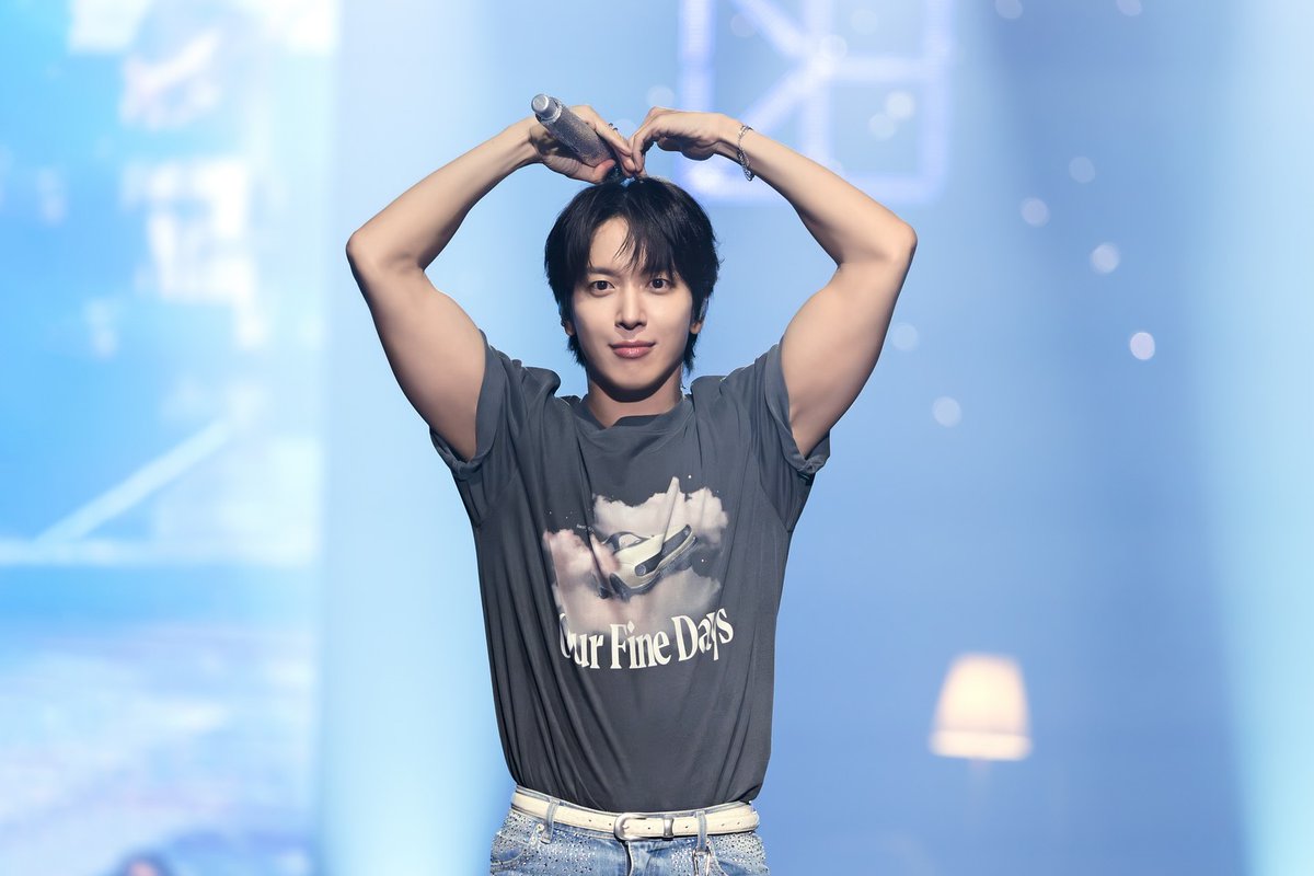 TicketingTix's tweet photo. ⏳ Only 5 DAYS left!🔥

🎬 2025 JUNG YONG HWA LIVE ‘Director’s Cut: Our Fine Days’ in Kuala Lumpur
📅 Date: 14 September 2025 (Sunday)
⏰ Time: 7PM
📍 Venue: Mega Star Arena, Kuala Lumpur

🎟 https://t.co/QpoVrIvQd8

#CNBLUE #씨엔블루 #정용화 #JUNGYONGHWAinKL #ticketingtix https://t.co/TYqjKdAPab
