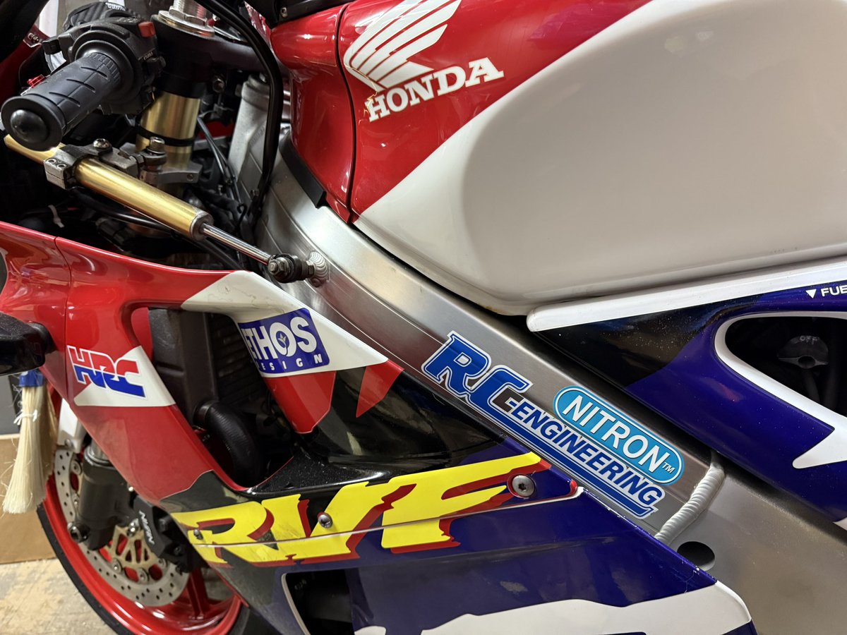 涼しい日々が待ち遠しいですね…。