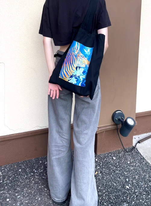 個展前内職配信 ▼Tiktokライブ配信中