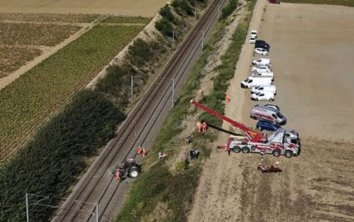 Les abus du téléphone et de l’autoguidage chez les jeunes utilisateurs de tracteurs font des ravages 

1/2