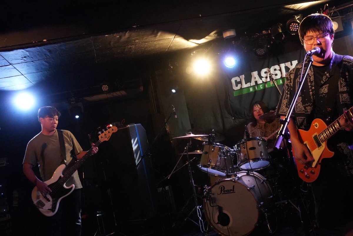 NoVAbandstaff's tweet photo. 東京初ライブ、無事終了！

9/9(火)「仁義なき戦い2025」町田編 @町田CLASSIX
NoVAとして初めての東京ライブ、無事に終了しました！

たくさんの刺激をもらった一日。
見てくださった皆さん、
共演してくれたバンドさん、
そしてスタッフの皆さん、
本当にありがとうございました！ https://t.co/7XxnFzPjK6