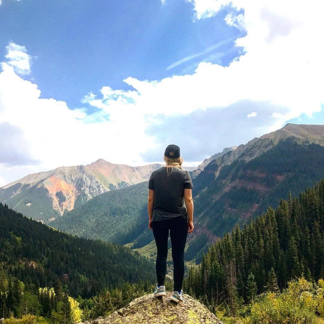 8 years ago today I let <a href="/KendraLorine/">Kendra🏔</a> convince me to climb a mountain 5 months pregnant. 
I survived to tell the story and get a cool pic. 
I’ve never been so happy to see my car than I was when we got back to the bottom.