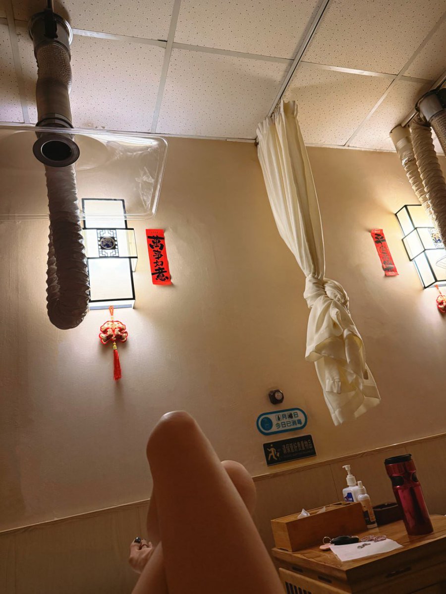 Noelsxarson's tweet image. 温かい足湯とやさしいマッサージで、まるで肌の一寸一寸が呼吸しているかのようです。
疲れを解き放ち、心をほぐし、指先の優しい刺激で心身がよみがえるような感覚を味わえます。🤗