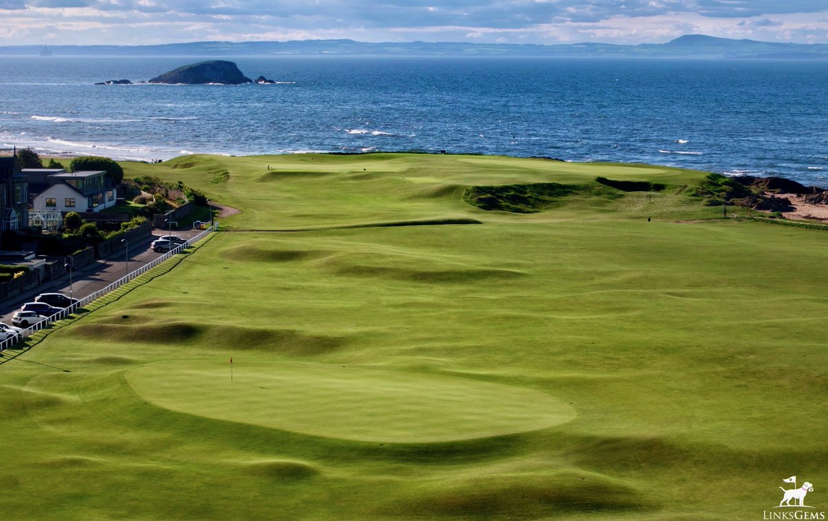 LinksGems's tweet photo. On the 🇬🇧🇮🇪 future #WalkerCup venues front, there really is only one choice:

The North Berwick Golf Club

I can’t believe NB has never hosted a Walker Cup. And frankly, I just don’t want to live in a world where we never get to see the best amateurs in the world trying to close matches on 13, 14, 15, 16 and 17 here - that may be the most compelling stretch of match play golf holes on the planet.

This needs to happen in my lifetime.