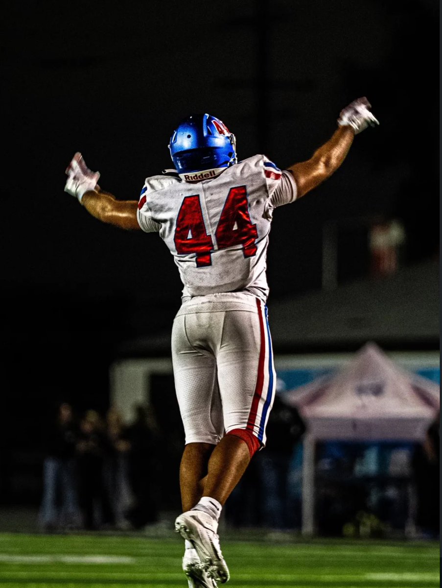 That 4-0 feeling!! 🔥👏🏽! Gotta stay humble, season’s not over yet! Steady grinding!
<a href="/LosAlFootball/">Los Al Football</a> 
📸 @sebasphotos03