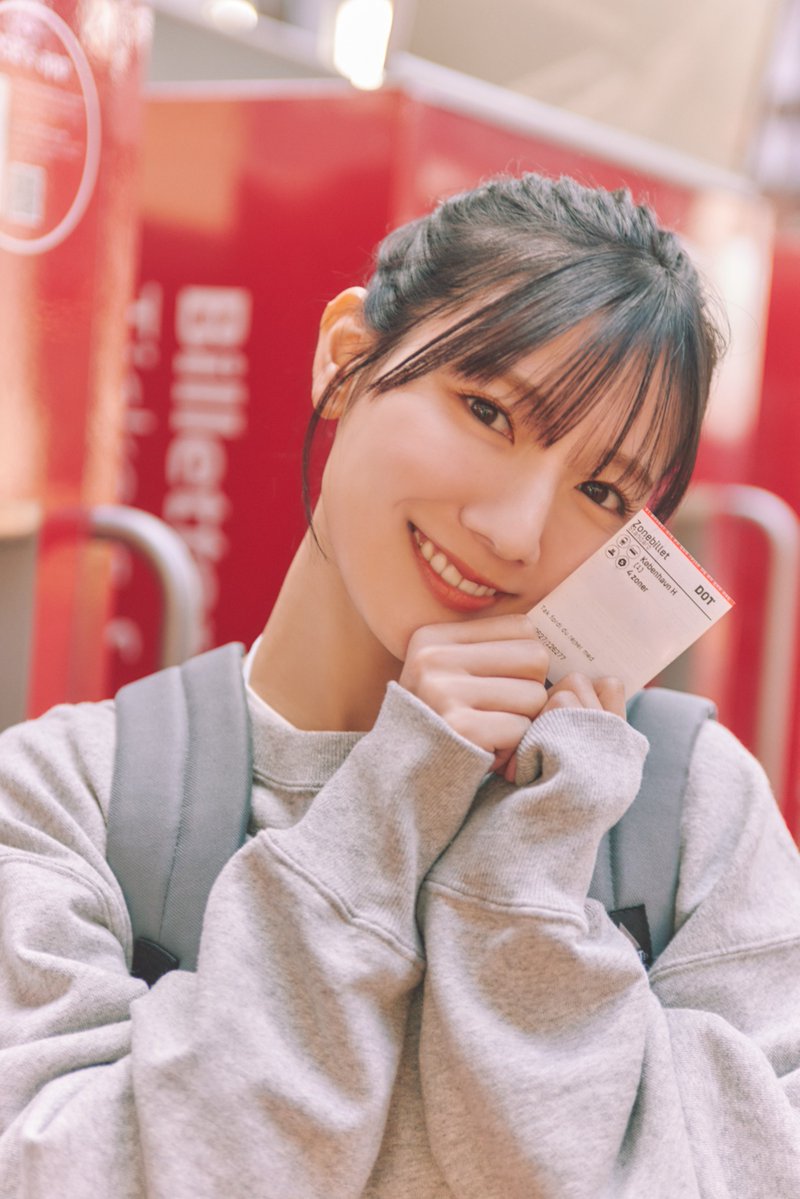 hina2ndphoto's tweet photo. ✨先行カット解禁第1弾①✨
おひなさんと一緒に旅した気分になれる写真集なんですよ✈️🤭

#日向坂46 #河田陽菜
#河田陽菜2nd写真集 11月11日発売！

🐶Amazon https://t.co/y90p9JtlAQ
☀️Sony Music Shop https://t.co/3fcQ02gEaB
🍩紀伊國屋 https://t.co/ewX2v1DV33
🌷HMV https://t.co/TLPFOboeJh https://t.co/SrdXVVGQEC