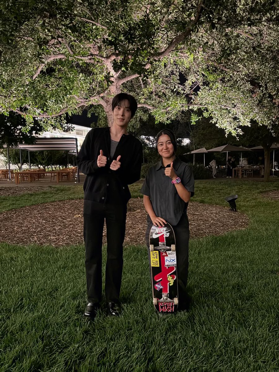 ATEEZUD's tweet photo. [📷] Funa Nakayama (Professional Skateboarder) with YUNHO 

YUNHO AT APPLE EVENT
#AppleEvent #YUNHO #윤호 
#ATEEZ #에이티즈 @ATEEZofficial https://t.co/y2TRmLZCec