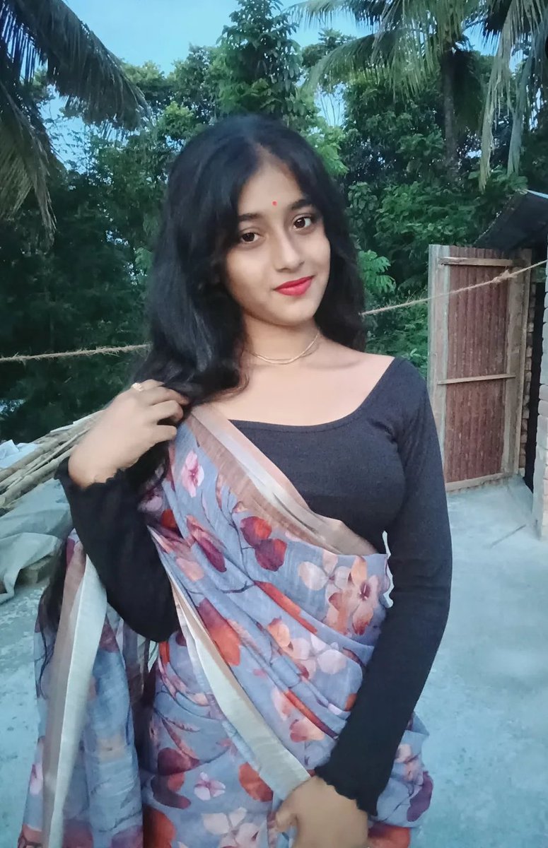 💛 #बांटना है तो #हंसी बांट लो✨

 ✨ #आंसू तो सब‌ के #पास  है 💯💛
❤️❤️❤️❤️💛💛