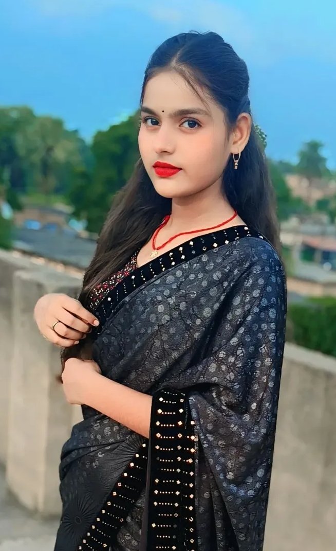 इतनी #मोटी होती जा रही हूं #मुरशिद__🥹

कहीं उसके #दिल ❤️से बाहर न निकल जाऊं__😵‍💫