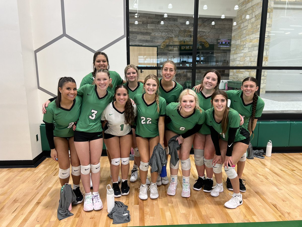 First District Match is a WIN for all 3️⃣teams‼️ So proud of these girls‼️💪🏼💚
#DTO #COMMITTED