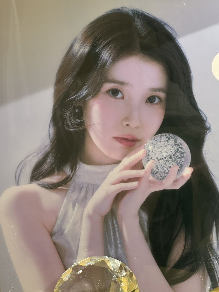 ioiuaena's tweet image. 𓏲ᥫ᭡ ₊ ⊹ ˑ ָ ִ 𓂃

#아이유 #IU