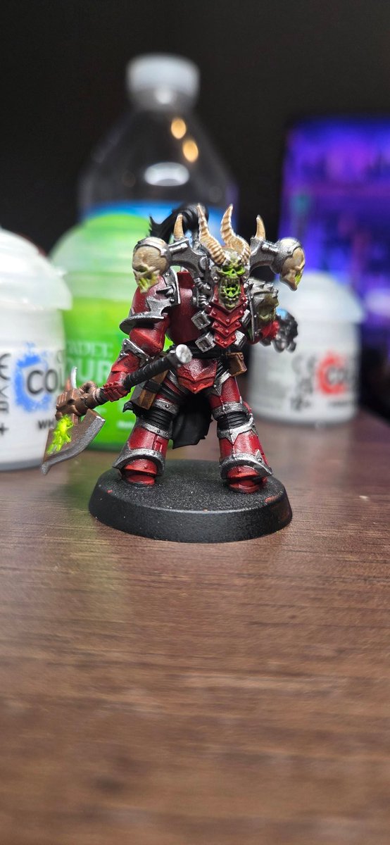 Project_X04's tweet photo. Finished a Word Bearer for my buddy Spike! #warhammer40k #chaosundivided #wordbearer https://t.co/U7KC5DethM