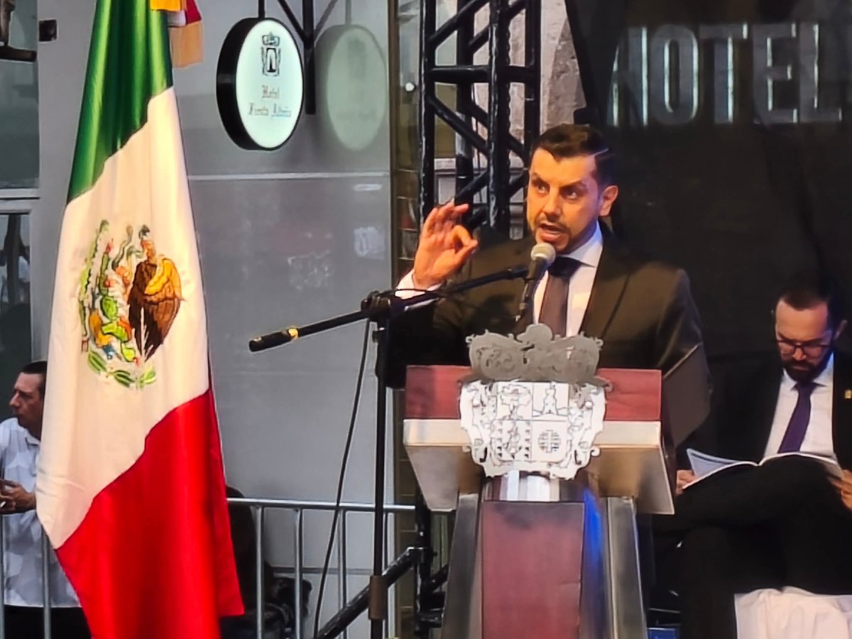 AbrahamTepa's tweet photo. :
Felicidades Presidente @MAngelEsquivias
💪📈 #Tepatitlán celebra el 4to Informe del Presidente Miguel Ángel Esquivias, destacando la Fortaleza Financiera Inquebrantable.
✅ +21.9% en recaudación y reducción de deuda de $208 MDP a $124 MDP. https://t.co/9S8T2x8vco