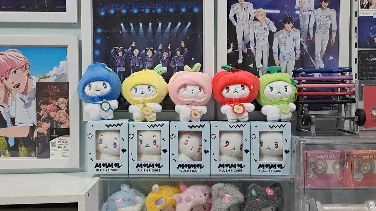 iiaryn_'s tweet photo. "Is it a mini exhibition of PLAVE?! 
🖼️💿 My desk says yes!"
#PLAVE_TH_PLLI_ShowMD https://t.co/eIG3LtuZwC