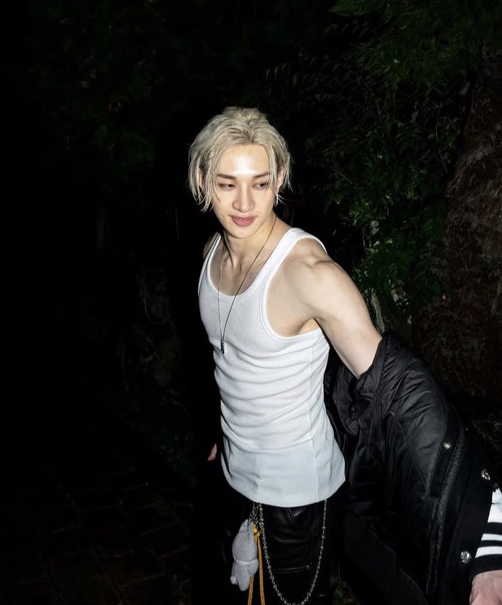 clavame la pija como le clavaron las estacas a jesus para que muera crucificado pero mejor matame con tus embestidas, metemela tan duro como si me atravesara un sable por el medio de mi organismo y haceme gritar tan fuerte que los vecinos piensen que cantamos ópera