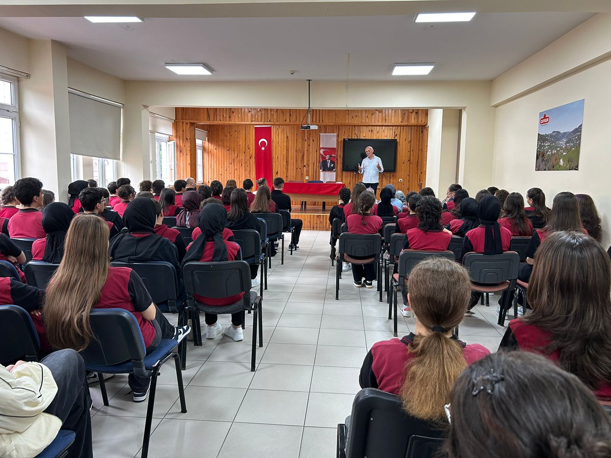Açılış Dersi " Edebiyat ve Hayat"
Rize Sosyal Bilimler Lisesi olarak her eğitim öğretim yılı başında düzenli gerçekleştirdiğimiz açılış dersi geleneğimiz devam etti.
2025-2026 eğitim öğretim yılı açılış dersimizi Öğretmen- Yazar Hasan Öztürk hocamızdan dinledik.<a href="/RizeMem53/">Rize İl Millî Eğitim Müdürlüğü</a>