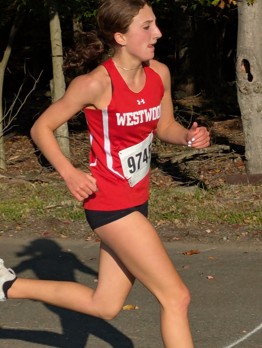 WWCardsRun's tweet image. Westwood girls XC patriot batch meet- Ava Colella came in second with a personal best of 19:56.  Brooke Colella placed 4th and Madison Mahoney placed 6th earning the team 2nd place overall. #gocards