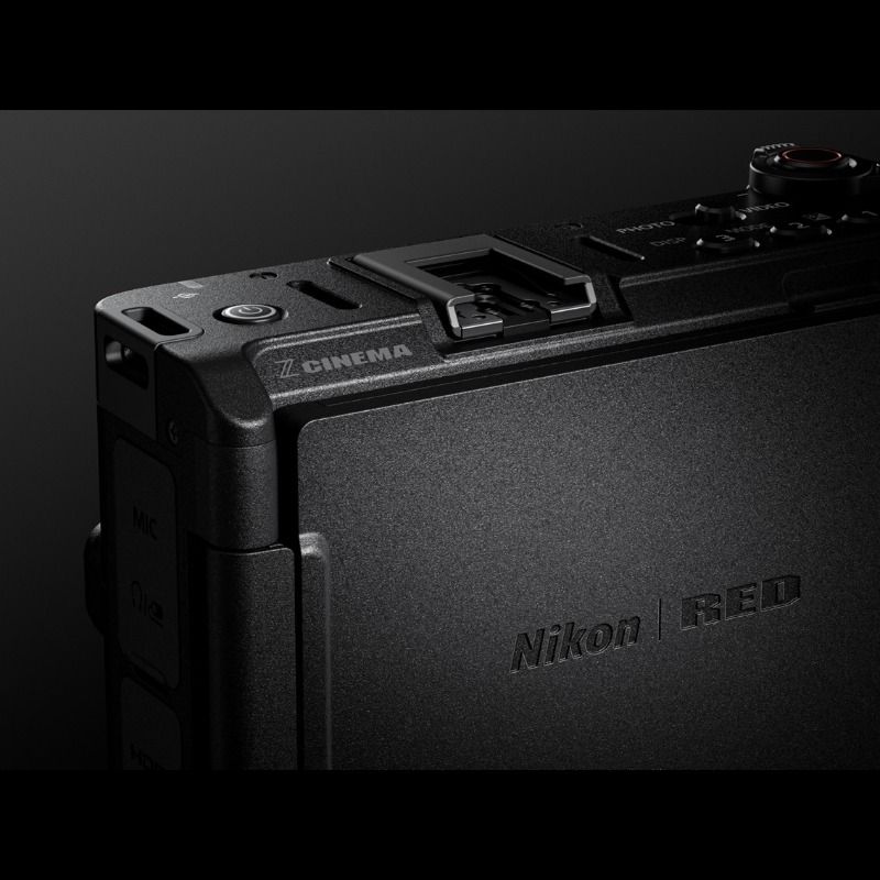 nikon_chan's tweet photo. ／
📢【発表】ZR｜Z CINEMA
Nikon×RED
その先が見たいんだ。
＼

ワンオペを極めたシネマカメラ。
・R3D　NE内部収録
・「シネマティック動画」モード搭載
・32bit float録音対応
・優れた静音性と放熱性を実現するファンレス設計
・4.0型大画面モニター
・質量約630g
など

🔗詳細は画像をタップ！