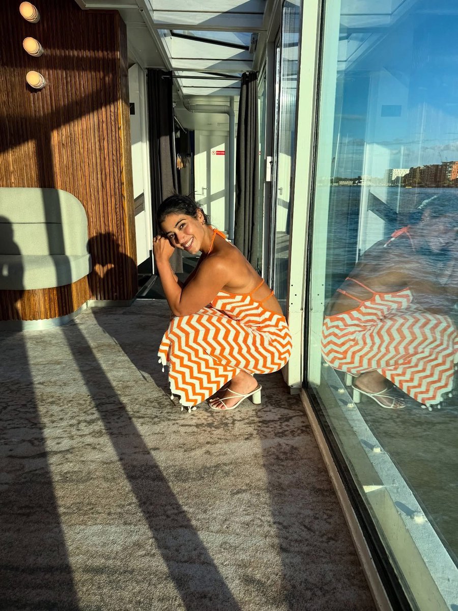 ClimaxPack's tweet photo. Sara Safari in a dress 🔥 https://t.co/WmbB9KrF0n