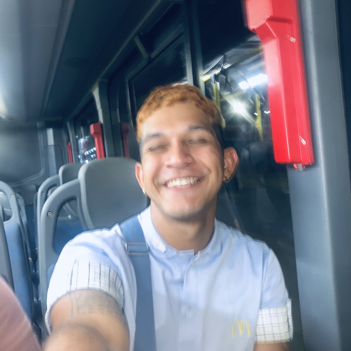 daniel_neriis's tweet photo. skin de funcionário do @McDonalds_BR 🍔〽️ https://t.co/1INXYavFpB