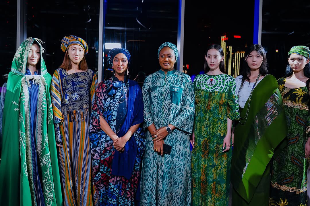 Fmactce_Nigeria's tweet image. This marks the first of many collaborations to come, and the Ministry remains committed to advancing Nigeria&apos;s creative industries and cultural presence on the global stage.

#FMACTCE #BeijingFashionWeek2025 #NigerialnBeijing #CulturalExchange #Creativelndustries…