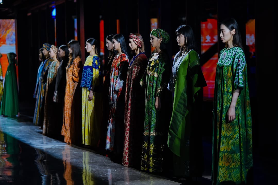 Fmactce_Nigeria's tweet image. This marks the first of many collaborations to come, and the Ministry remains committed to advancing Nigeria&apos;s creative industries and cultural presence on the global stage.

#FMACTCE #BeijingFashionWeek2025 #NigerialnBeijing #CulturalExchange #Creativelndustries…