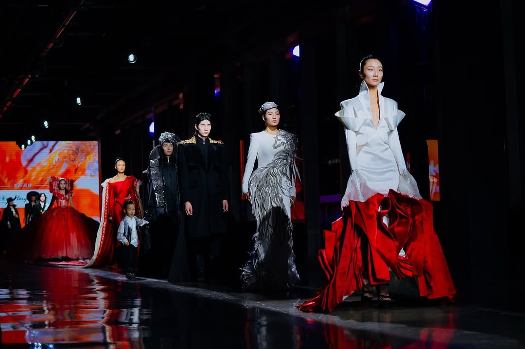 Fmactce_Nigeria's tweet image. This marks the first of many collaborations to come, and the Ministry remains committed to advancing Nigeria&apos;s creative industries and cultural presence on the global stage.

#FMACTCE #BeijingFashionWeek2025 #NigerialnBeijing #CulturalExchange #Creativelndustries…