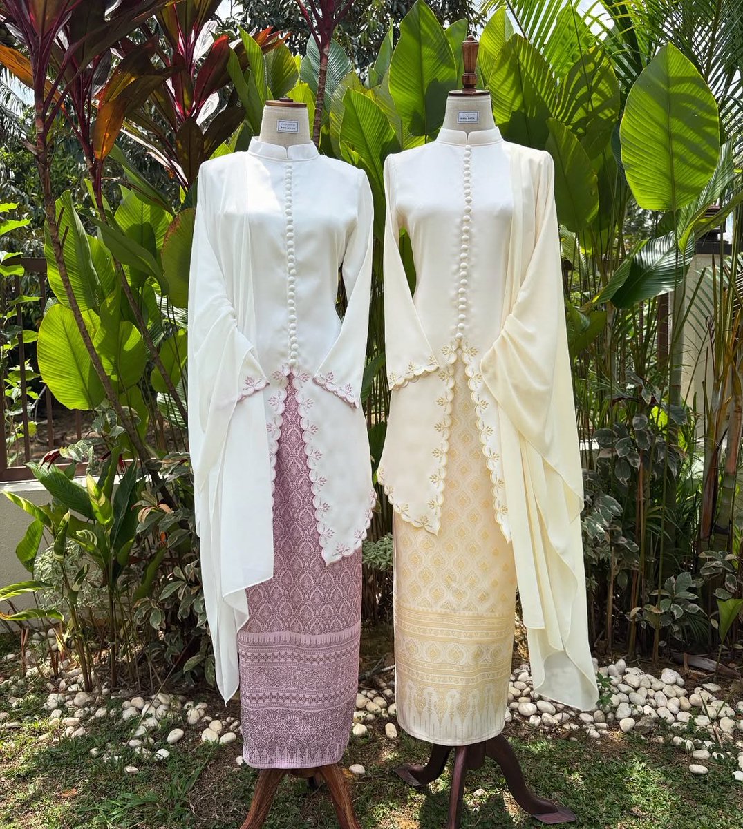 nudihascart's tweet image. Bride to be, I jumpa the prettiest kebaya songket tenun thai for you to wear on your big day. Sangat love😭