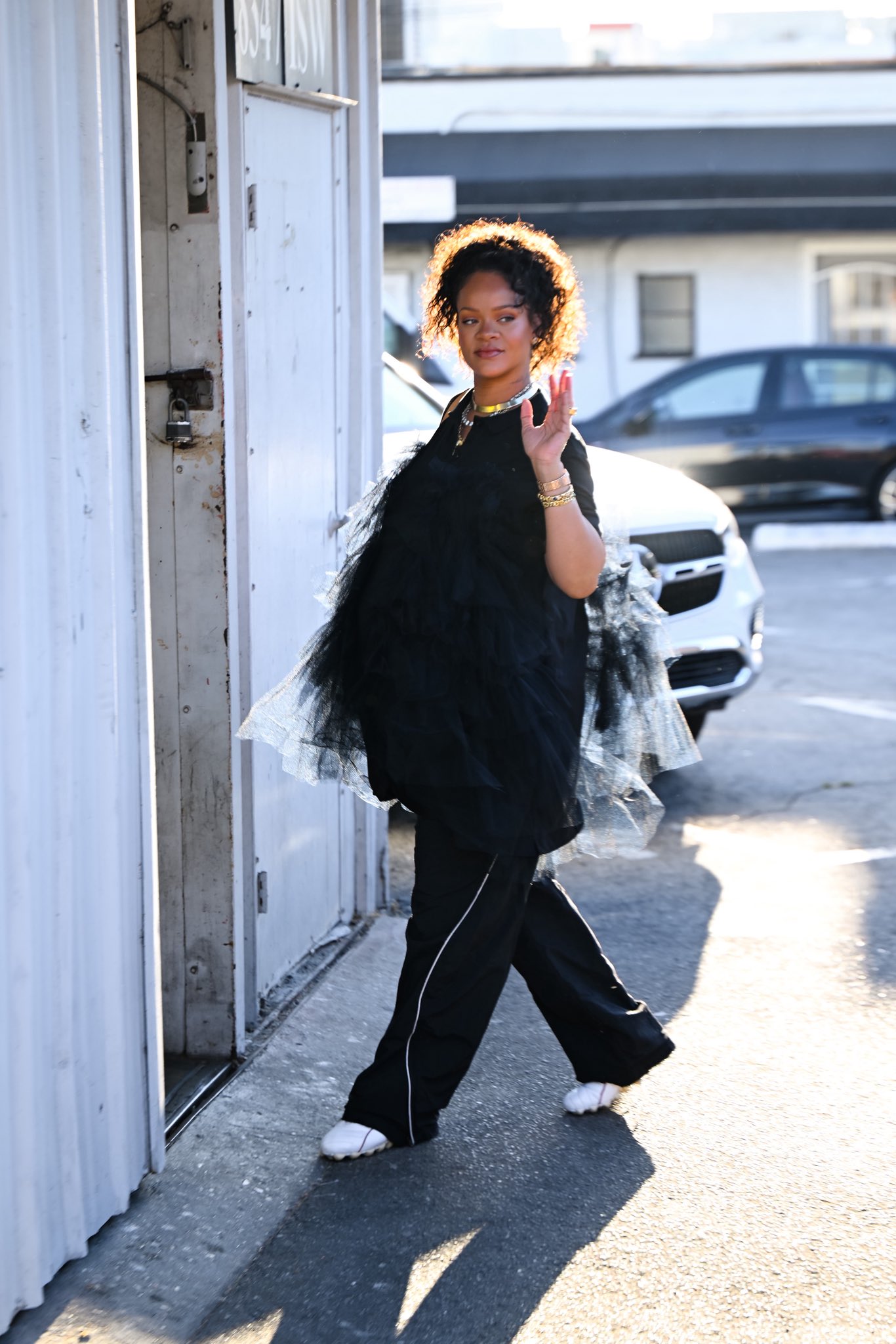 G0dSt1JXgAAnZWg?format=jpg&name=large Rihanna Turns the Streets Into a Runway as Her Voluminous Tulle Layers Steal the Spotlight