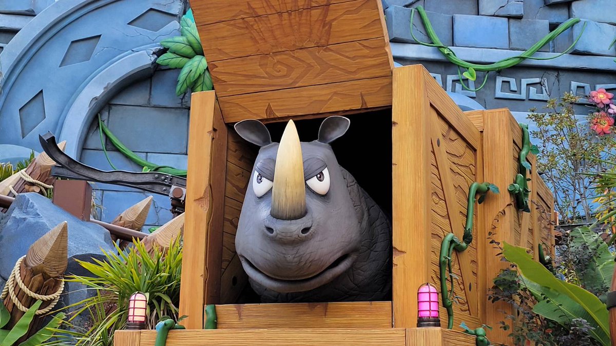 classLabo's tweet image. ランビのドヤ顔がなんか腹立つー😬
…けどクセになる〜🤣
#USJ #ドンキーコング・カントリー