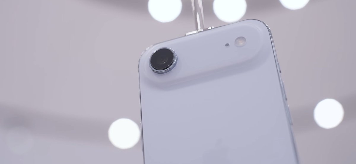 afrojaaktermita's tweet photo. Aww Beauty! 😍 #iPhoneAir 
It's an absolutely piece of art...

#iPhoneAir #iPhone17Series #Apple https://t.co/YUDOw0zCB5