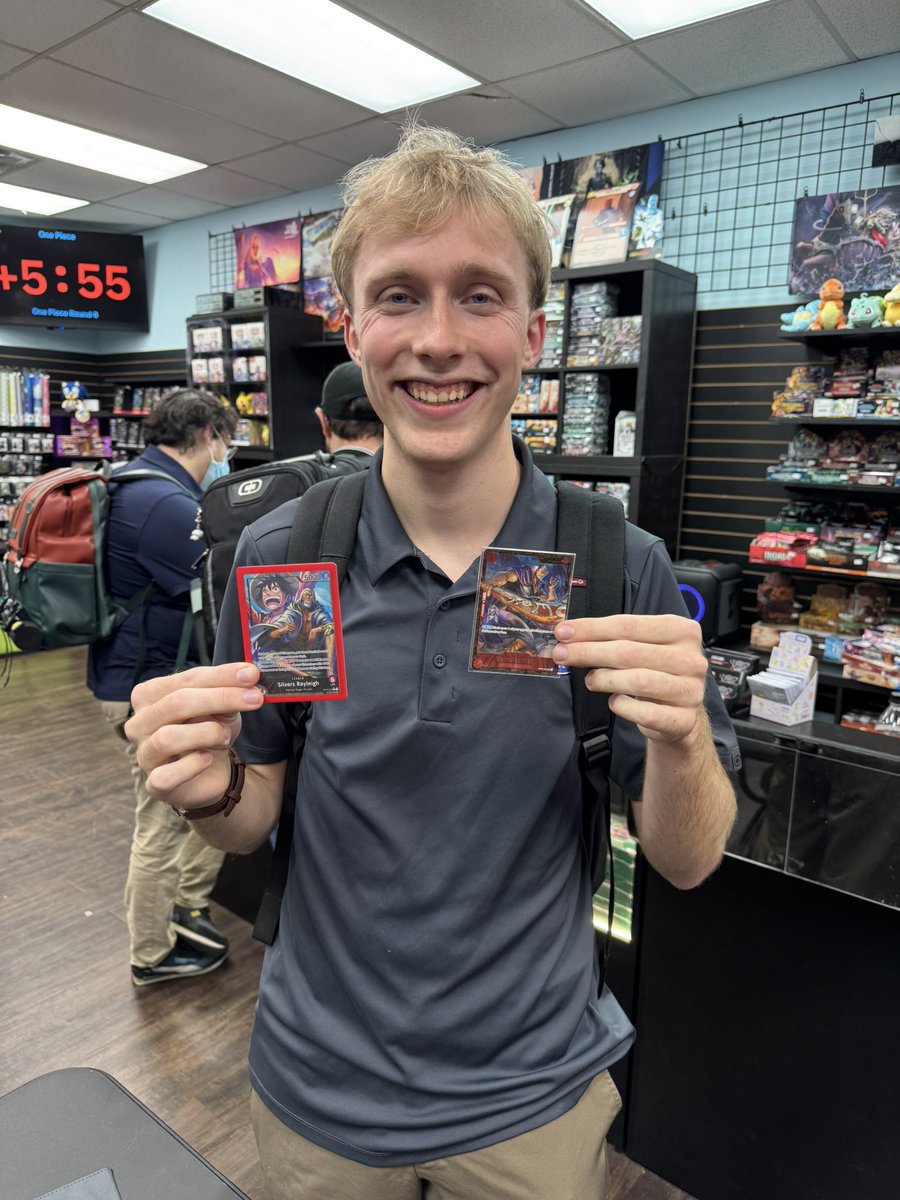 won my store regional!! i'm going to vegas!

deck used: 🔴 rayleigh
r1: 🟢🟡 yamato ✅
r2: 🟢 bonney ✅
r3: 🟢 bonney ✅
r4: 🟢 bonney ✅
r5: 🟣⚫️ luffy ✅
r6: 🟢 bonney ✅

all my practice paid off! 🥹