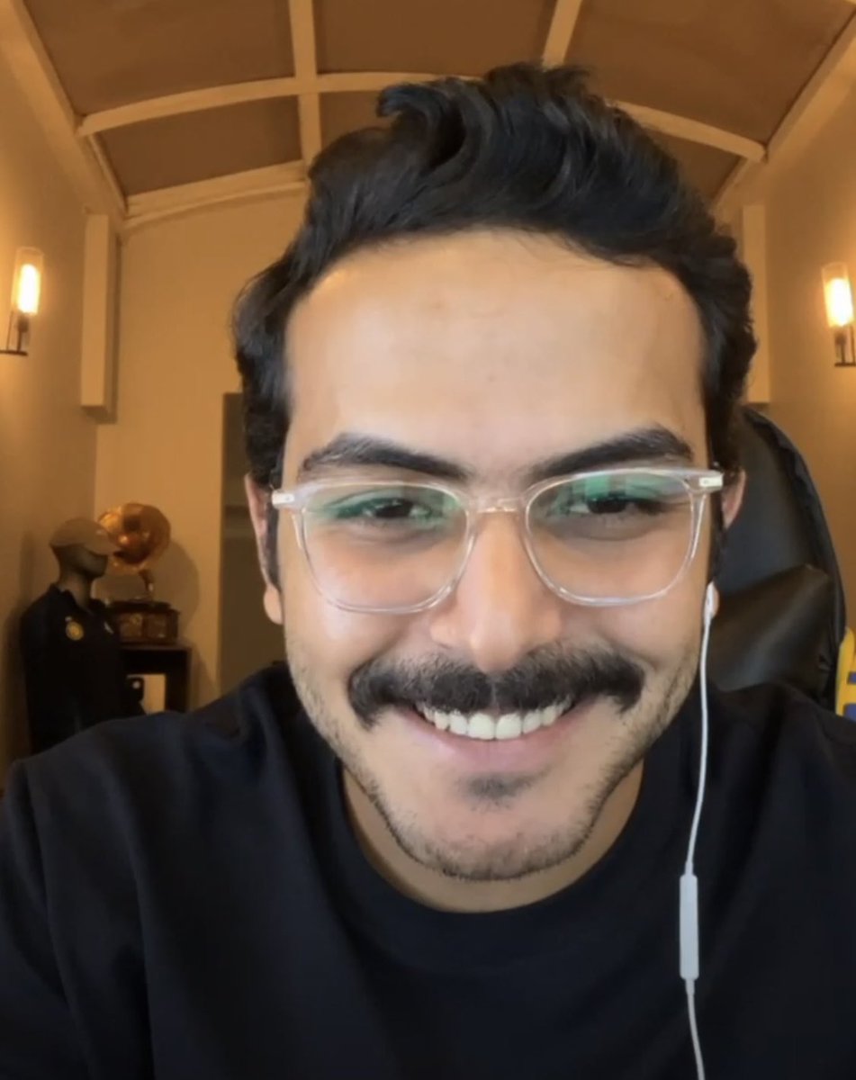 يارب خير الأيام وحلو اللحظات له دائماً✨
     
          #سلطان_بن_نايف