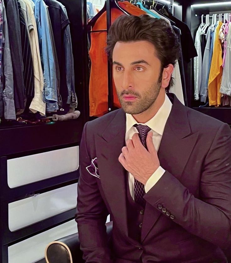 ranbirversex's tweet photo. A Star, A Vibe, A Timeless Soul ✨ Happy Birthday Ranbir Kapoor.
#HappyBirthdayRanbirKapoor https://t.co/bdnWwyIJOl