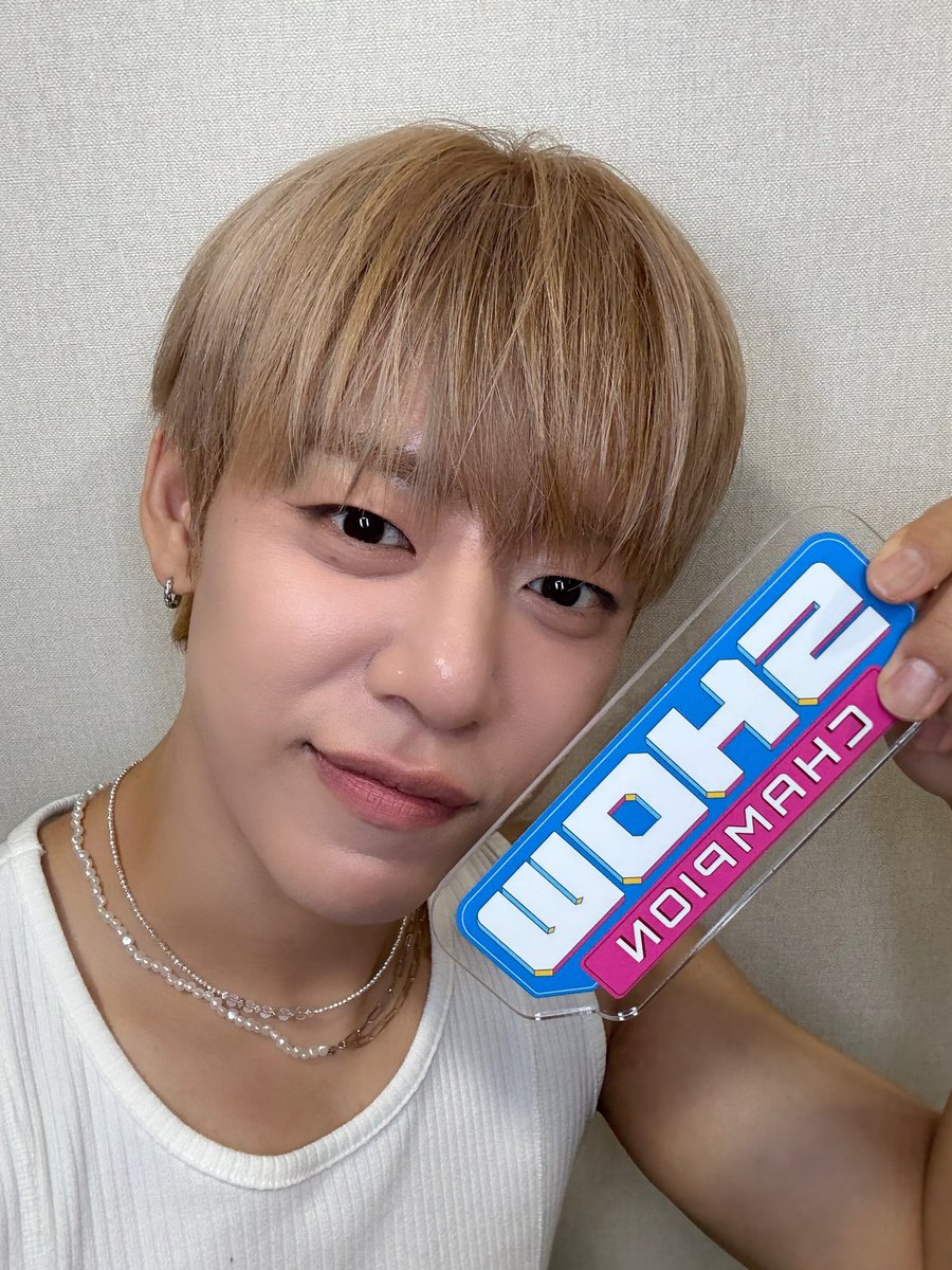 showchampion1's tweet photo. 인생의 #행로 가 어디로 향하느냐고 묻는다면…
단연 #정대현 💖💖

#쇼챔피언 의 모든 길 = #정대현
마음의 지도에도, 하루의 목표에도, 
심지어 꿈속 길에도 정대현(⸝⸝⸝ᵒ̴̶̥́ ⌑ ᵒ̴̶̣̥̀⸝⸝⸝)

#정대현 #행로 무대보고 같이 인생 길 찾자♥ https://t.co/O7iHPns5t5