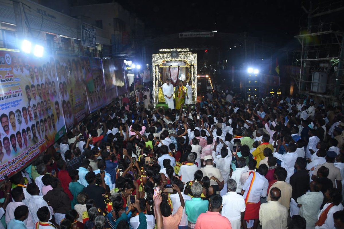 உள்ளம் தேடி இல்லம் நாடி  தேமுதிகவின் இரண்டாம் கட்ட சுற்றுப்பயணத்தில்  திருவாரூர் பகுதியில் மக்களை சந்தித்தபோது!

#DMDK #premamalathavijayakanth #CaptainVijayakanth #thiruvarur