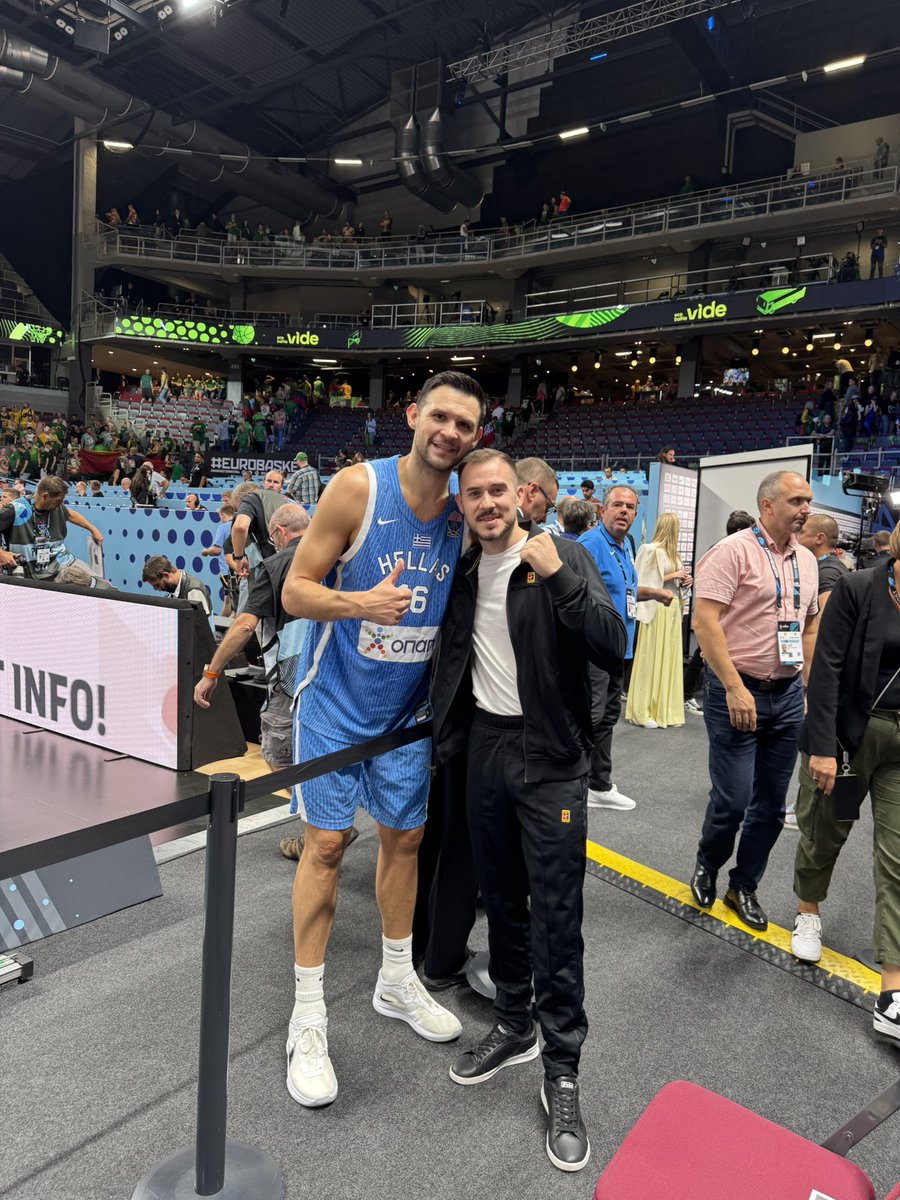 Enjoying <a href="/EuroBasket/">FIBA EuroBasket</a> with #Balkandad 
Bravo #Team🇬🇷 on reaching semis 🙏🙏