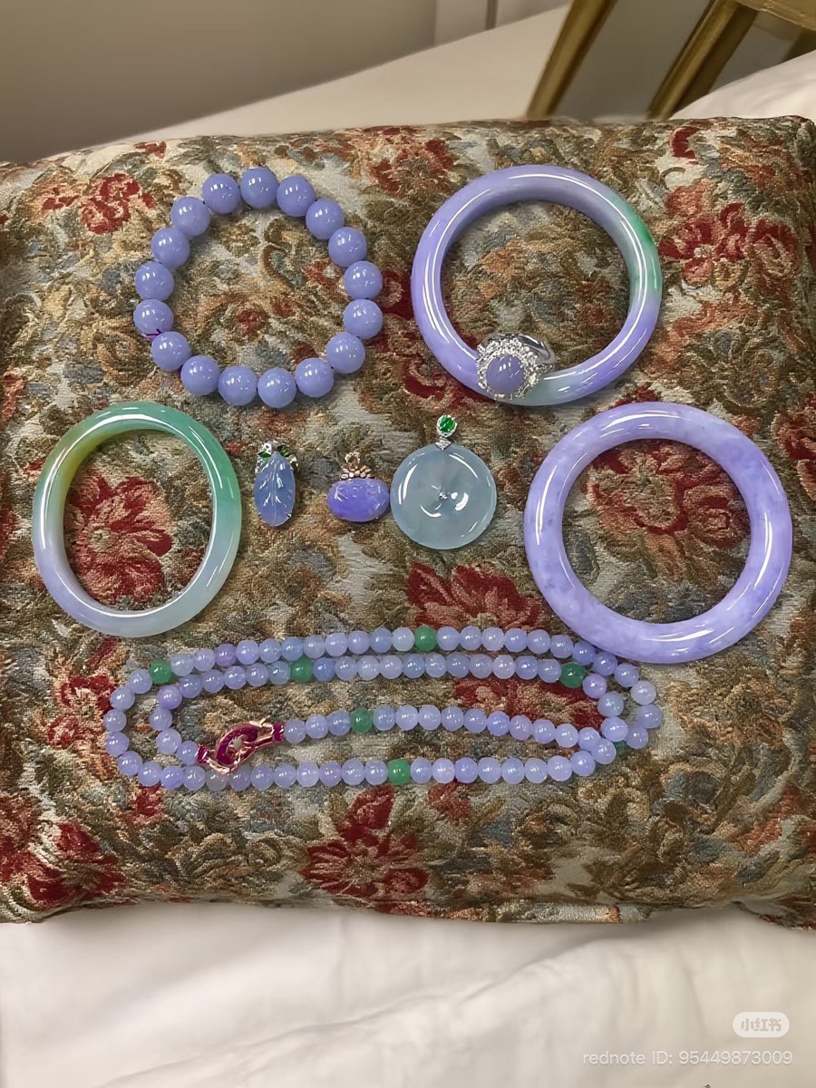 보라색을 좋아하시는 분들이 많네여