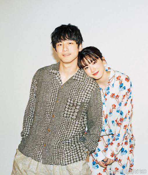 สรุปจากสำนักข่าวบุนชุน โปรดใช้วิจารณญาณในการอ่าน

- ความสัมพันธ์ของเคนทาโร่กับเมเริ่มเมื่อ 3 ปีที่แล้ว ซึ่งตอนนั้นเคนทาโร่คบกับแฟนสาวที่เป็นช่างทำผมอยู่ (คบกับแฟน 4 ปี)
- ฤดูใบ้ไม้ผลิที่ผ่านมา เคนทาโร่บอกเรื่องความสัมพันธ์กับเมให้แฟนรู้ แฟนโทรไปหาเม ขอให้เลิกมาใกล้ชิดเคนทาโร่