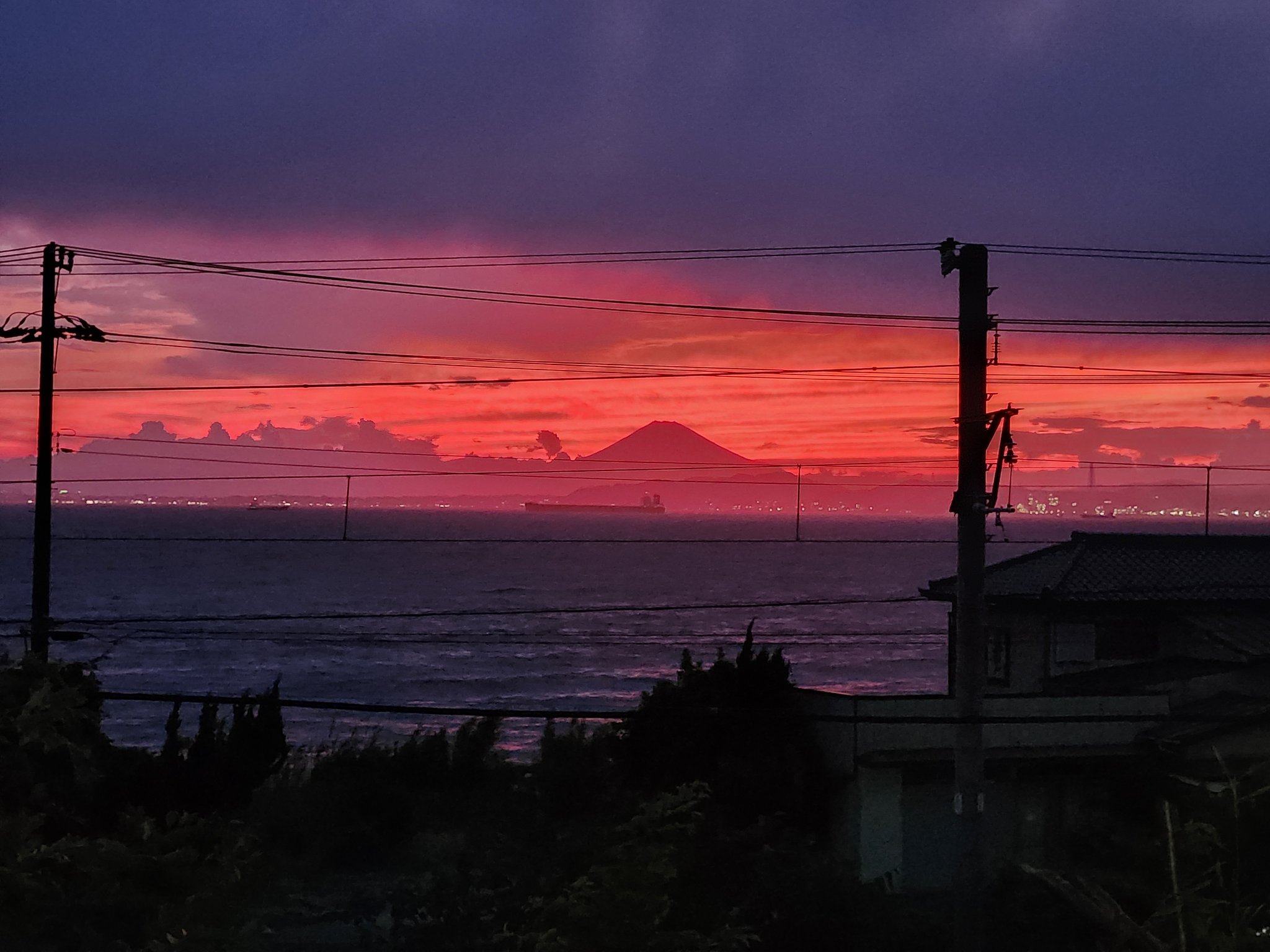 夕日写真 いつかの夕暮れ . 2020.8 西蒲区五ケ浜 . 📷 NIKON Z50+FTZ