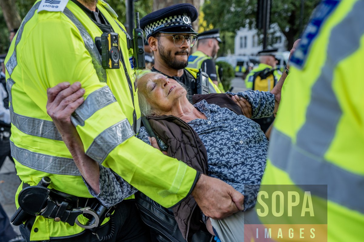 sopaimages's tweet image. #ProPalestinian #supporters are #arrested &amp;amp; #forcibly moved by #policeofficers towards #policevans in #London, #UnitedKingdom on Sep 6, 2025. Hundreds of #protestors arrested in #ParliamentSquare for #holdingsigns in #support of #proscribedgroup #PalestineAction. 📷 Lab Ky Mo