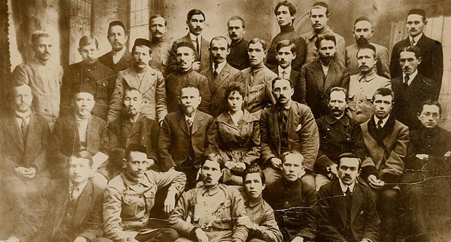 Geçmişi olmayanın geleceği olmaz!
H. Fırat

TKP’nin 100. Yılı, solun tarihine ve tarihsel kaynaklarına ilişkin gerçekleri yerli yerine oturtmanın anlamlı bir vesilesi olabilmelidir. 

kizilbayrak85.net/ana-sayfa/dege…